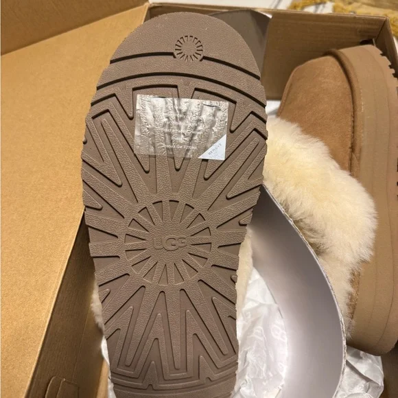 UGG Brown and Cream Mules - Disquette - Picture 5 of 6